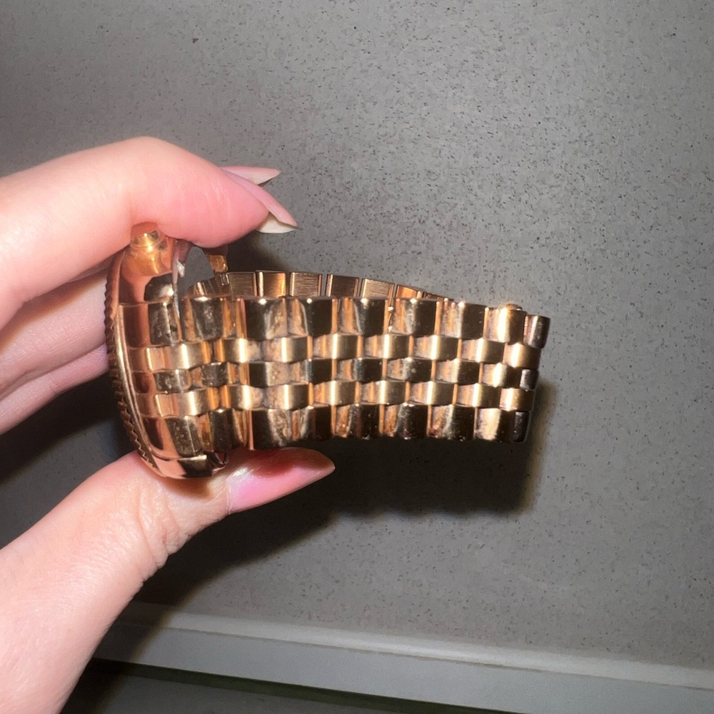 Michael Kors Rose Gold Watch - Picture 3 of 5